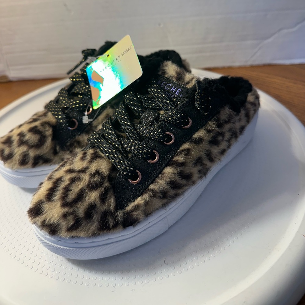 🆕Skechers Faux Fur Mules Sneakers